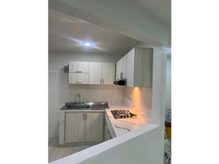 APARTAMENTO AMPLIO REMODELO, SEGUNDO PISO, CAMPO ALEGRE