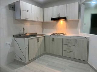 APARTAMENTO AMPLIO REMODELO, SEGUNDO PISO, CAMPO ALEGRE