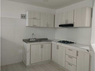 APARTAMENTO AMPLIO REMODELO, SEGUNDO PISO, CAMPO ALEGRE