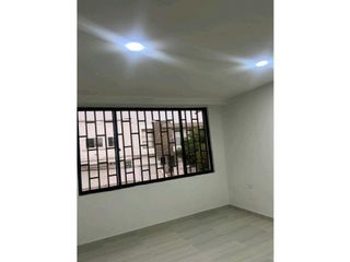 APARTAMENTO AMPLIO REMODELO, SEGUNDO PISO, CAMPO ALEGRE