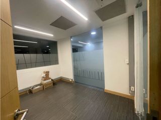Foto 4 de SE ARRIENDA- VENDE OFICINA POBLADO