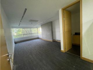 Foto 20 de SE ARRIENDA- VENDE OFICINA POBLADO