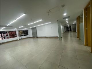 Foto 7 de SE ARRIENDA- VENDE OFICINA POBLADO