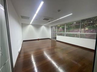 Foto 21 de SE ARRIENDA- VENDE OFICINA POBLADO