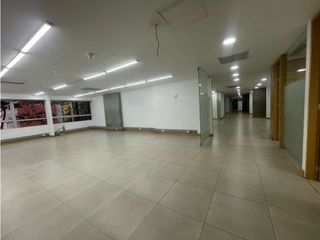 Foto 11 de SE ARRIENDA- VENDE OFICINA POBLADO