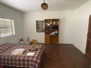 Vendo Casa con Locales Comerciales y Accesos para lugares Publicos.