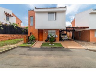 VENTA DE PRECIOSA CASA REMODELADA EN SECTOR CINCO SOLES