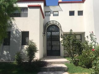 Foto 2 de Excelente Casa en COMPLEJO VILLA NUEVA - Santa Clara
