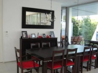 Foto 23 de EXCELENTE CASA AL LAGO EN SANTA BÁRBARA. MUY BUENA CALIDAD DE CONSTRUCCION!