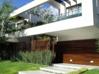 Foto 15 de EXCELENTE CASA AL LAGO EN SANTA BÁRBARA. MUY BUENA CALIDAD DE CONSTRUCCION!