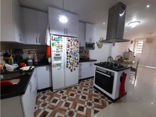 Foto 10 de Casa de dos pisos más terraza en venta Barrio El Bosque Palmira Valle