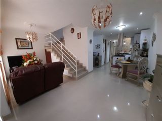 Foto 1 de Casa de dos pisos más terraza en venta Barrio El Bosque Palmira Valle