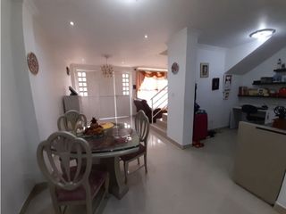 Foto 5 de Casa de dos pisos más terraza en venta Barrio El Bosque Palmira Valle