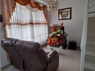 Foto 3 de Casa de dos pisos más terraza en venta Barrio El Bosque Palmira Valle