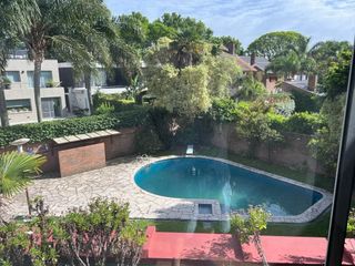 Foto 7 de Casa en alquiler de 4 dormitorios c/ cochera en Martínez