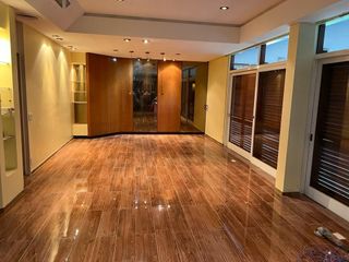 Foto 2 de Casa en alquiler de 4 dormitorios c/ cochera en Martínez