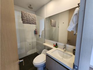 VENTA APARTAMENTO ALTOS DEL POBLADO, VISTA CIUDAD.