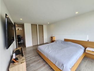 VENTA APARTAMENTO ALTOS DEL POBLADO, VISTA CIUDAD.