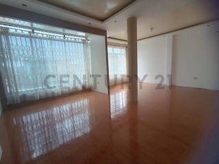 Foto 13 de Venta Casa de 5 Dormitorios en Sur de Guayaquil, KariG