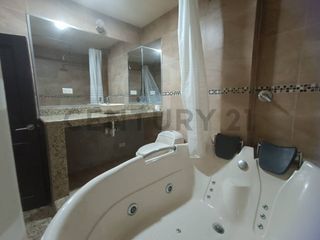 Foto 15 de Venta Casa de 5 Dormitorios en Sur de Guayaquil, KariG