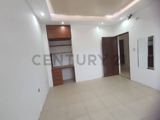 Foto 10 de Venta Casa de 5 Dormitorios en Sur de Guayaquil, KariG