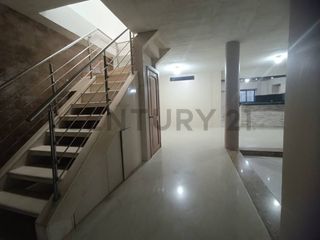 Foto 5 de Venta Casa de 5 Dormitorios en Sur de Guayaquil, KariG
