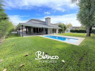 Foto 1 de Casa en Venta en Acacias Blancas, Maquinista F. Savio, Escobar, G.B.A. Zona Norte, Argentina