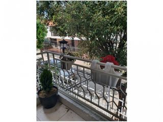 Foto 2 de Venta de acojedora casa de 2 pisos con 3 apartamentos en Taminaka