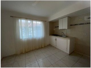 Foto 13 de Venta de acojedora casa de 2 pisos con 3 apartamentos en Taminaka