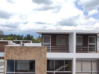 Casa en Renta de 3 habitaciones  con Estudio y Terraza, Conotoco, Valle de los Chillos