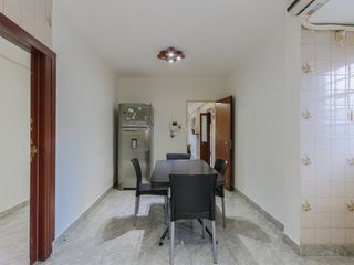 PH  3 AMBIENTES EN VENTA  MONTE CASTRO  PATIO