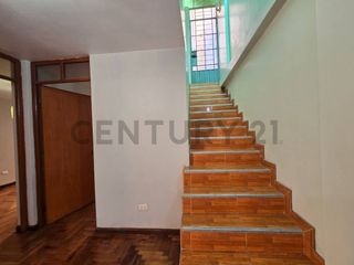 CASA EN VENTA - URB. SAN FERNANDO