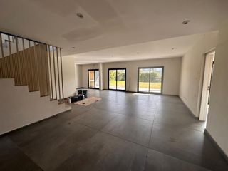 Foto 20 de CASA EN VENTA  A ESTRENAR BARRIO HARAS SANTA MARIA  LOS EUCALIPTUS 5 AMBIENTES