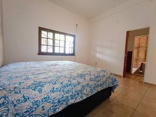 Venta casa en Floresta 5 ambientes, Permuta.