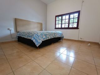 Venta casa en Floresta 5 ambientes, Permuta.