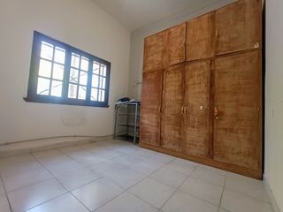 Venta casa en Floresta 5 ambientes, Permuta.