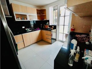 SE VENDE AMPLIA CASA EN CONJUNTO EN LA CASTELLANA