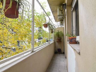 VENTA  IMPECABLE 3 AMBIENTES C/BALCON