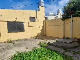 Foto 1 de Casas en venta - 4 Dormitorios 2 Baños - 337.5Mts2 - Berisso