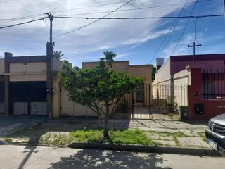 Foto 21 de Casas en venta - 4 Dormitorios 2 Baños - 337.5Mts2 - Berisso