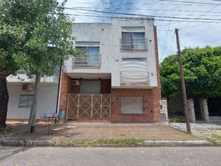 Foto 1 de Departamento en alquiler en Lanus Oeste
