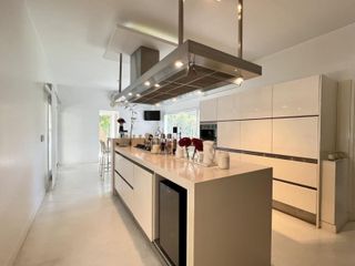 Foto 12 de Venta, Casa, 5 ambientes, a la Laguna, Parque, Cochera, Pileta Climatizada, Santa Barbara, Nordelta