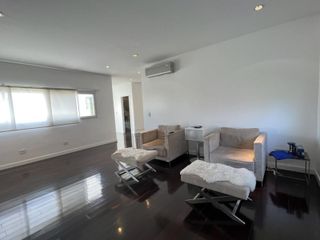 Foto 19 de Venta, Casa, 5 ambientes, a la Laguna, Parque, Cochera, Pileta Climatizada, Santa Barbara, Nordelta