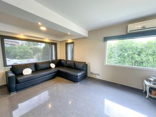 Foto 2 de Venta Casa en San Marino (Funes Hills)