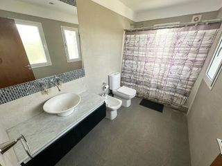 Foto 15 de Venta Casa en San Marino (Funes Hills)