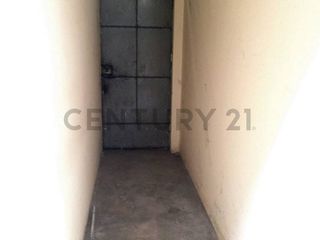 Foto 11 de Oportunidad: Casa en Esquina Se Vende como Terreno