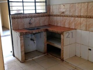 Foto 2 de Oportunidad: Casa en Esquina Se Vende como Terreno