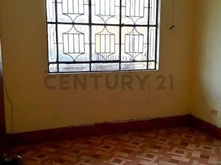 Foto 10 de Oportunidad: Casa en Esquina Se Vende como Terreno