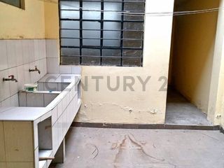 Foto 9 de Oportunidad: Casa en Esquina Se Vende como Terreno