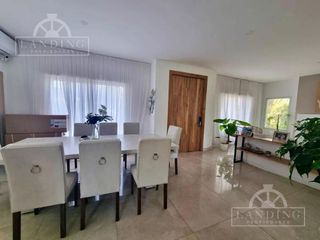 Foto 11 de Casa En Venta Castores Nordelta 1100 m2 Pileta Jardin Galeria